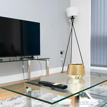 Elegant 1-Bed By Victoria Stn & Ao Arena-Sleeps 4-3